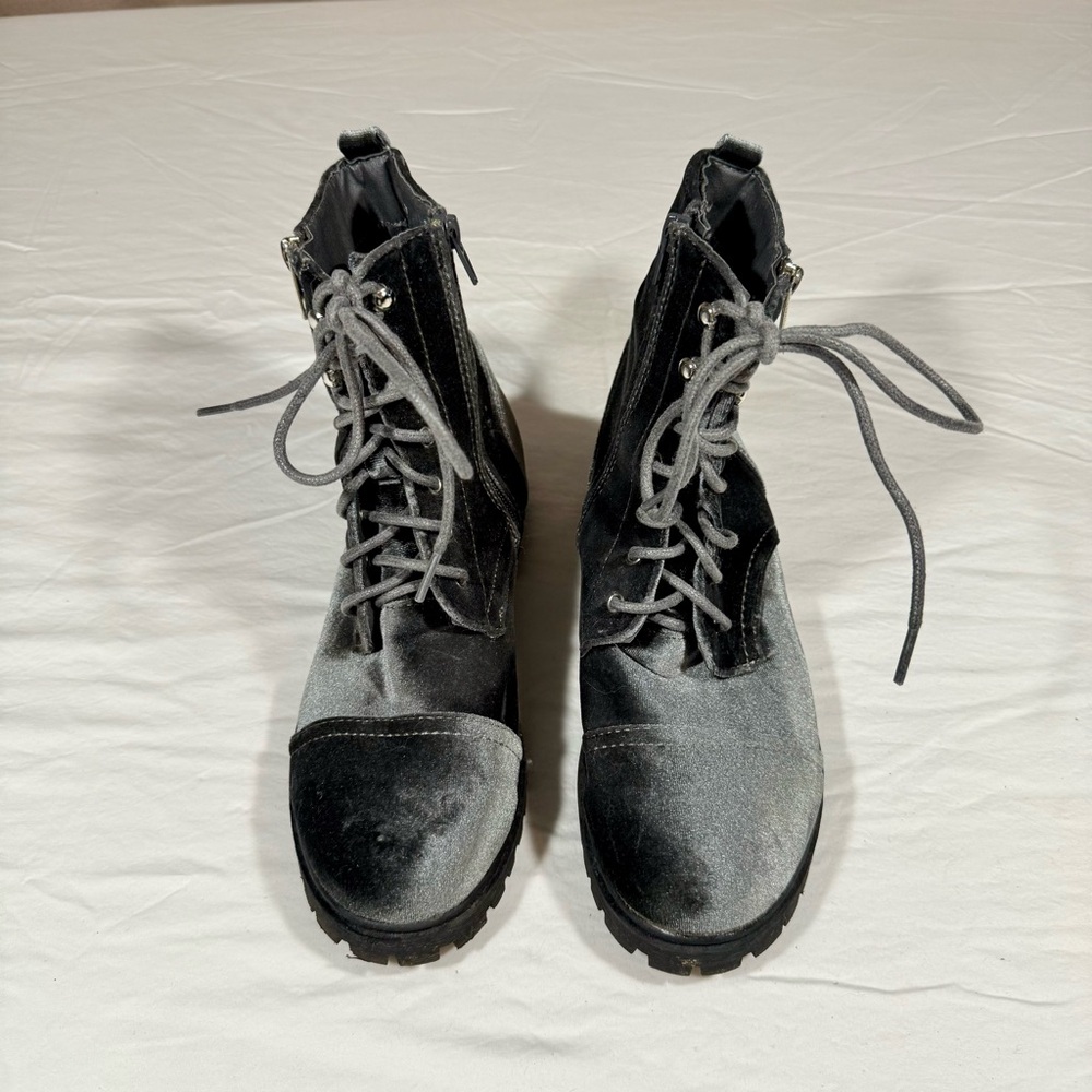 mySTYLE | Velvet Lace-Up Boots | 8